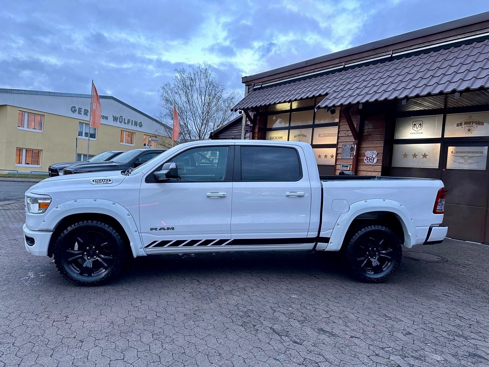Dodge 5,7 V8*LIFT*LPG*AHK*NAVI*LED*LIFT*OFFROAD*SERVIC