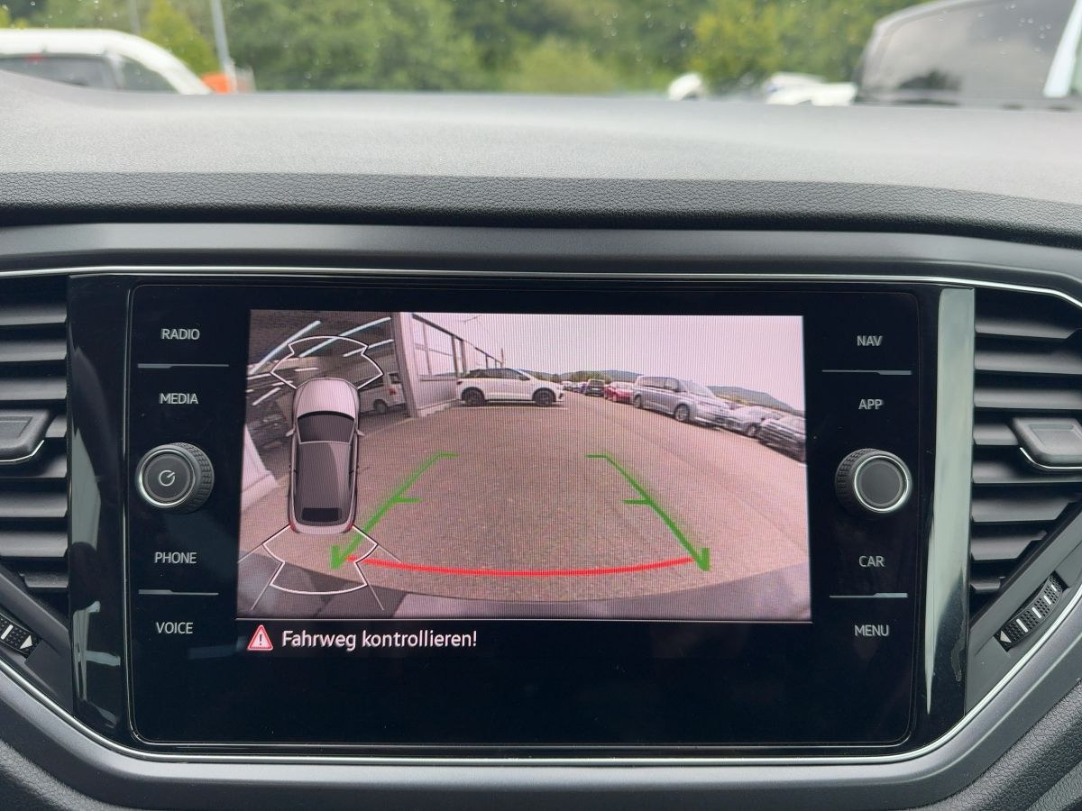 Volkswagen T-Roc 1.5 TSI DSG R-Line - Samsaru's Car Outlet