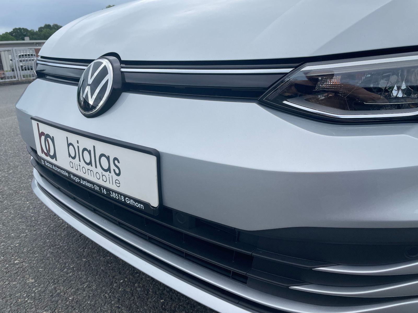 Volkswagen Golf VIII 1.5 TSI Lim. Life - Samsaru's Car Outlet