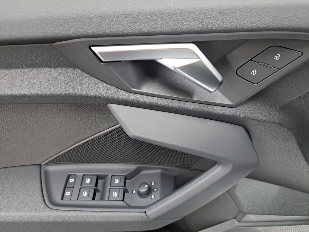 Audi A3 35 TFSI Sportback S tronic NAVI SHZ PDC ACC