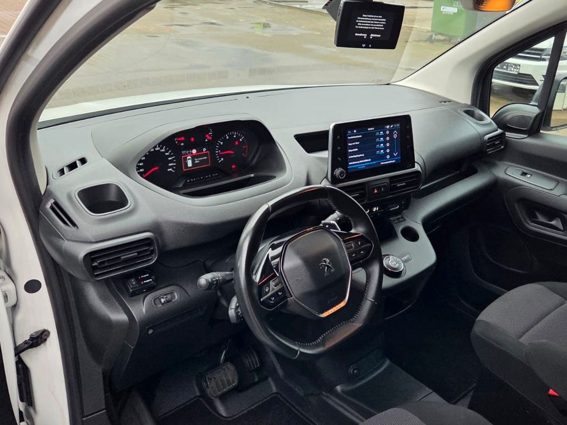 Peugeot Partner l1 1,5d - Samsaru's Car Outlet