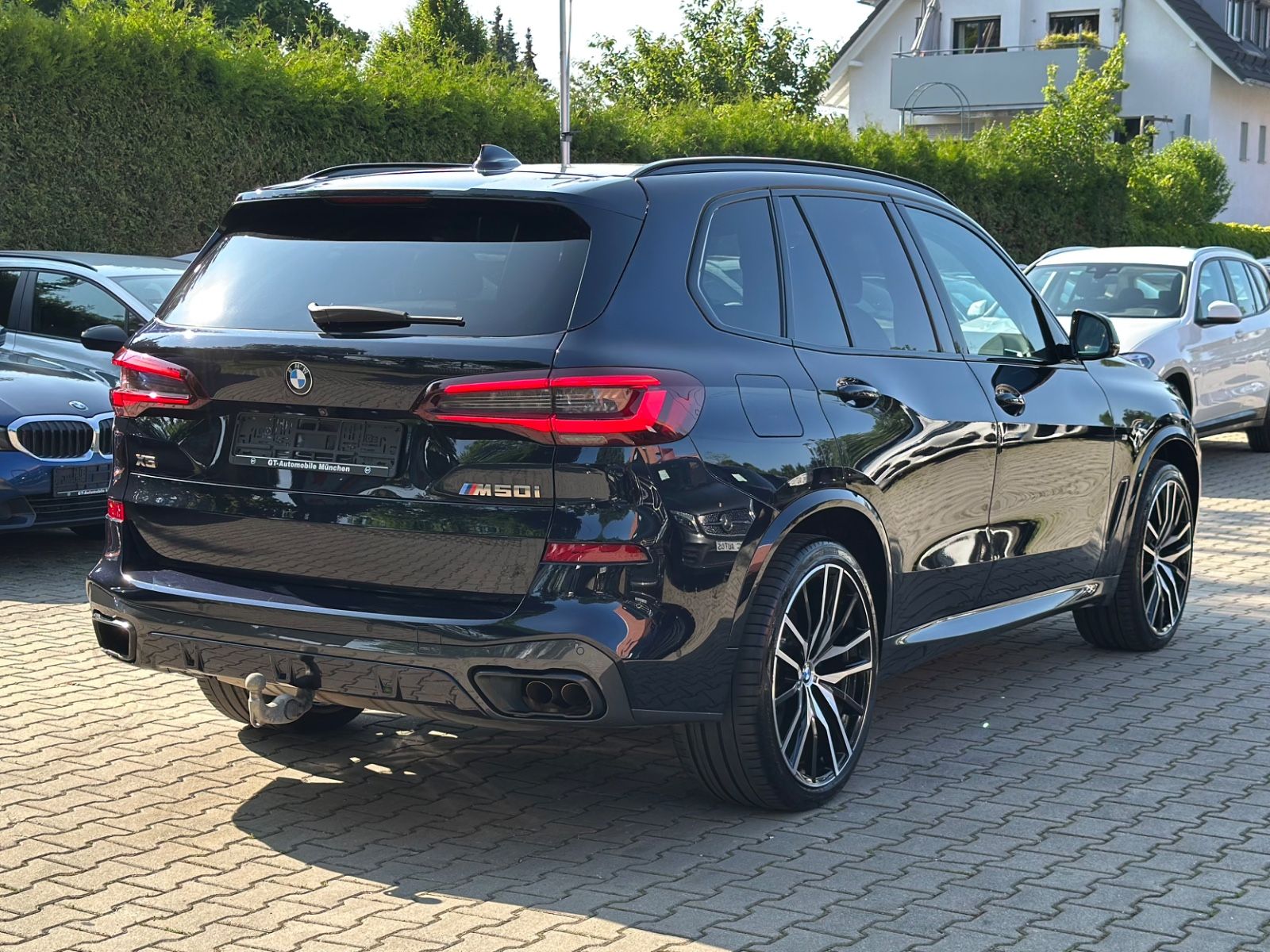 BMW X5 M50i SAG Navi Leder Panor. 360° Laser AHK 22"