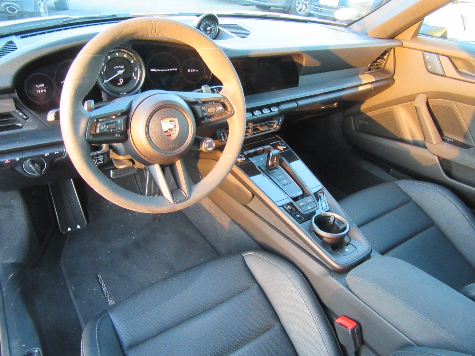 Porsche 992 911 Carrera 4 GTS Cabriolet PDK
