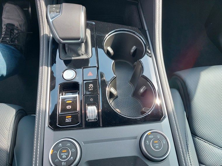 Volkswagen Touareg 3.0 TDI 4M R-Line AHK*Standhzg*Pano*360°