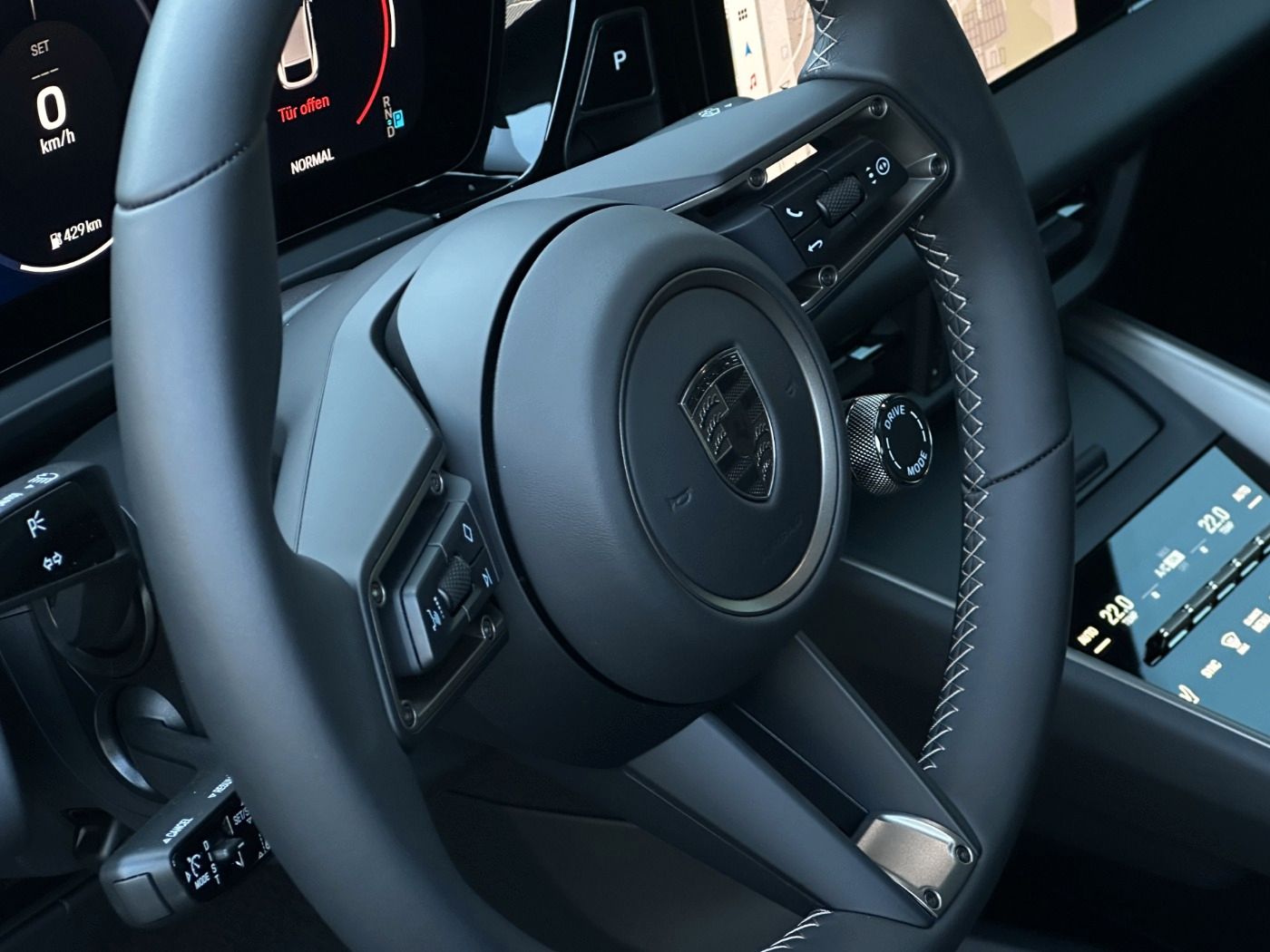 Porsche Macan Turbo - Samsaru's Car Outlet