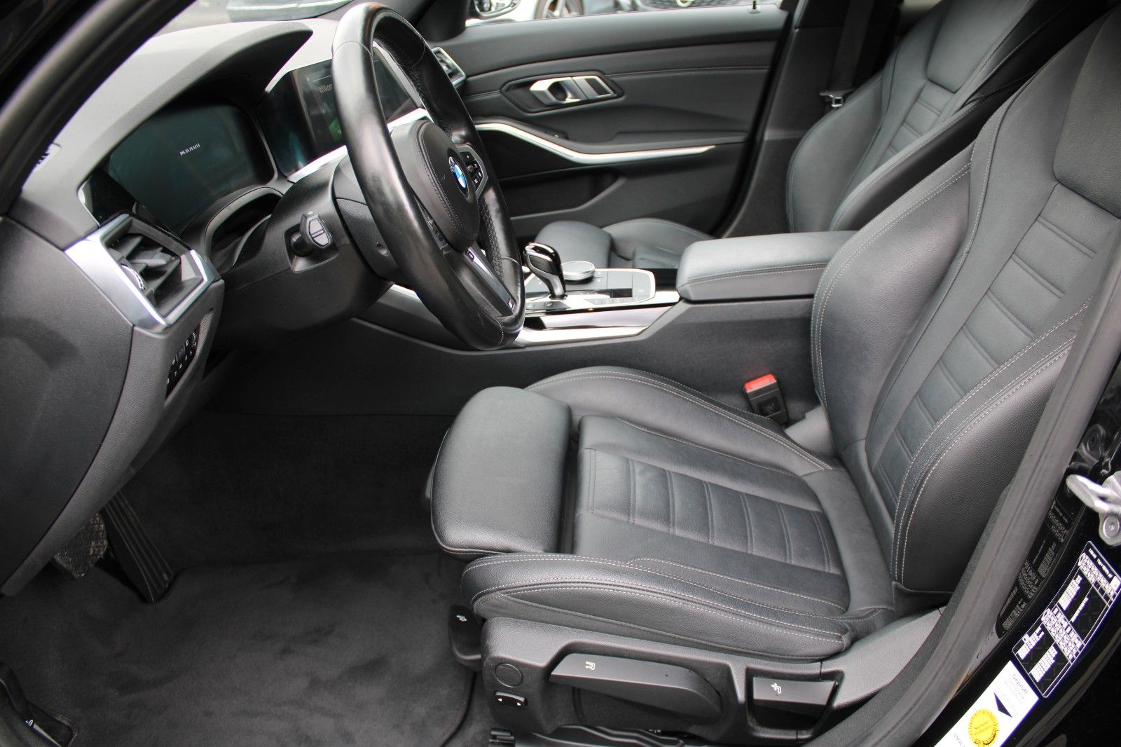 BMW 320 d Sport Line - Samsaru's Car Outlet