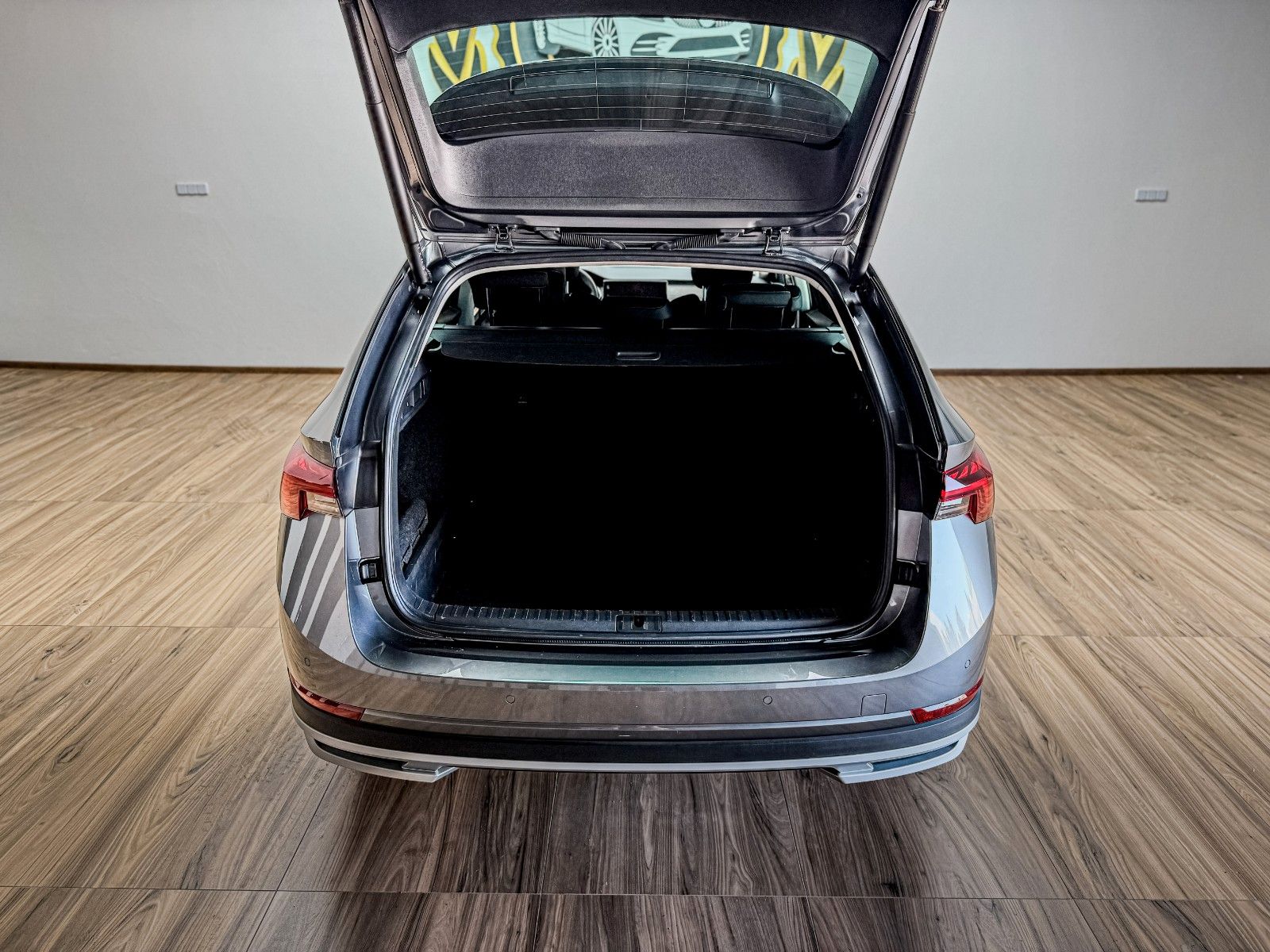 Skoda Octavia Combi Scout 4x4 - Samsaru's Car Outlet