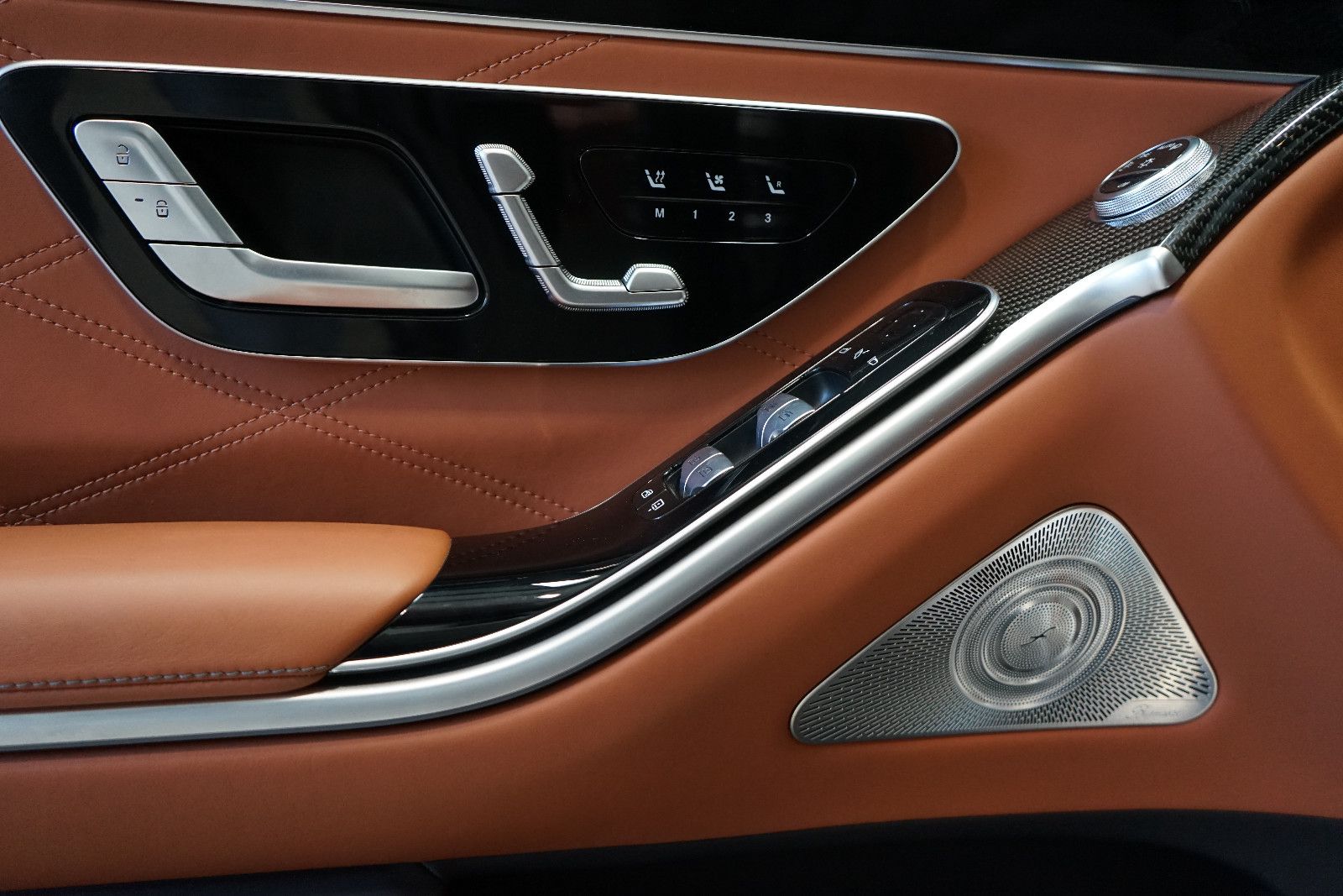 Mercedes-Benz S 63 AMG E-Performance 4M+ L Massage+TV+Panorama