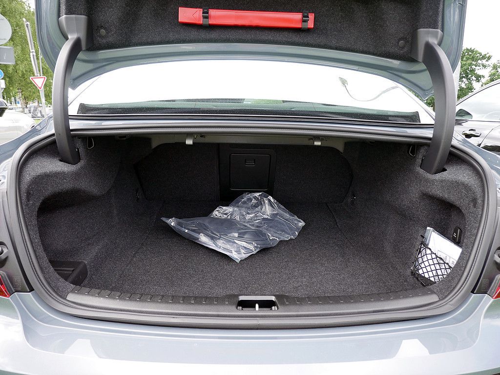 Volvo S60 T8 Twin Engine AWD Ultimate Dark Plug-InE6