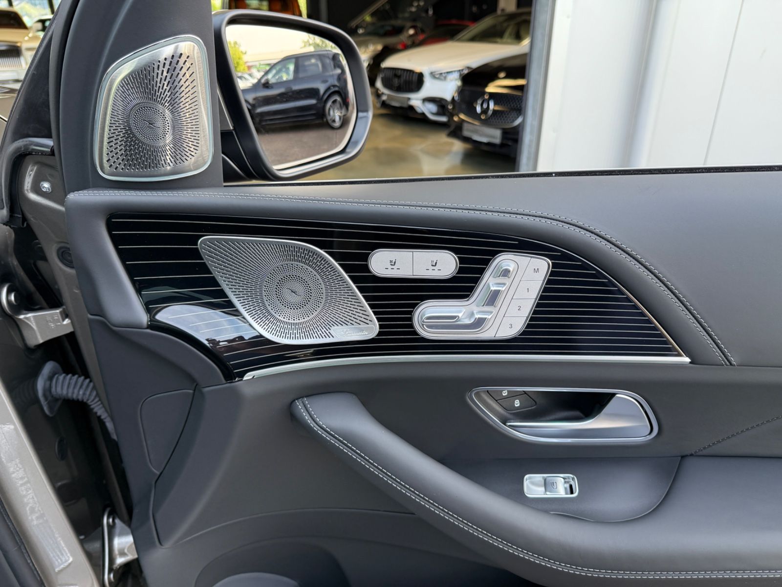 Mercedes-Benz GLS 600 Maybach 4Matic - Samsaru's Car Outlet