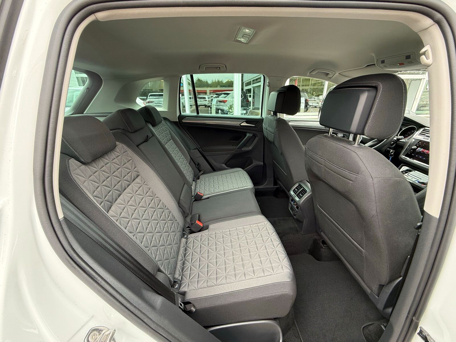 Volkswagen 1.5TSI Life - Samsaru's Car Outlet