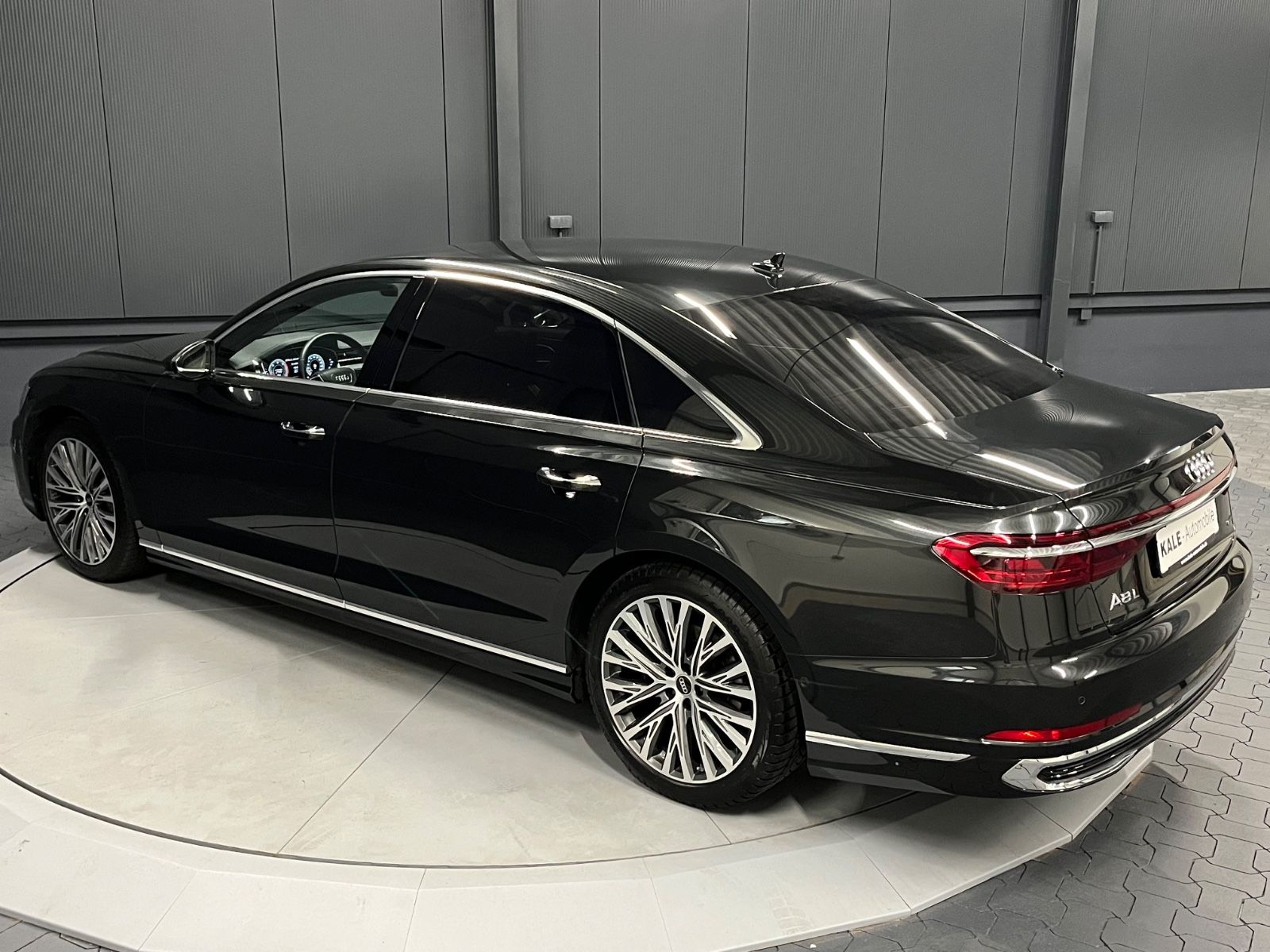 Audi A8 50 TDI L quattro - Samsaru's Car Outlet