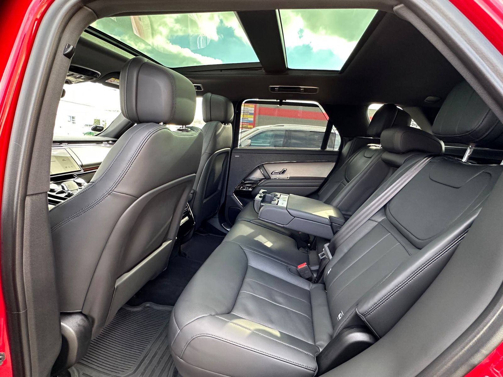 Range Rover Sport Dynamic SE Hybrid - Samsaru's Car Outlet