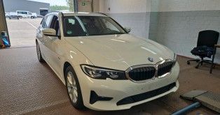 BMW 330e T Advantage - Samsaru's Car Outlet