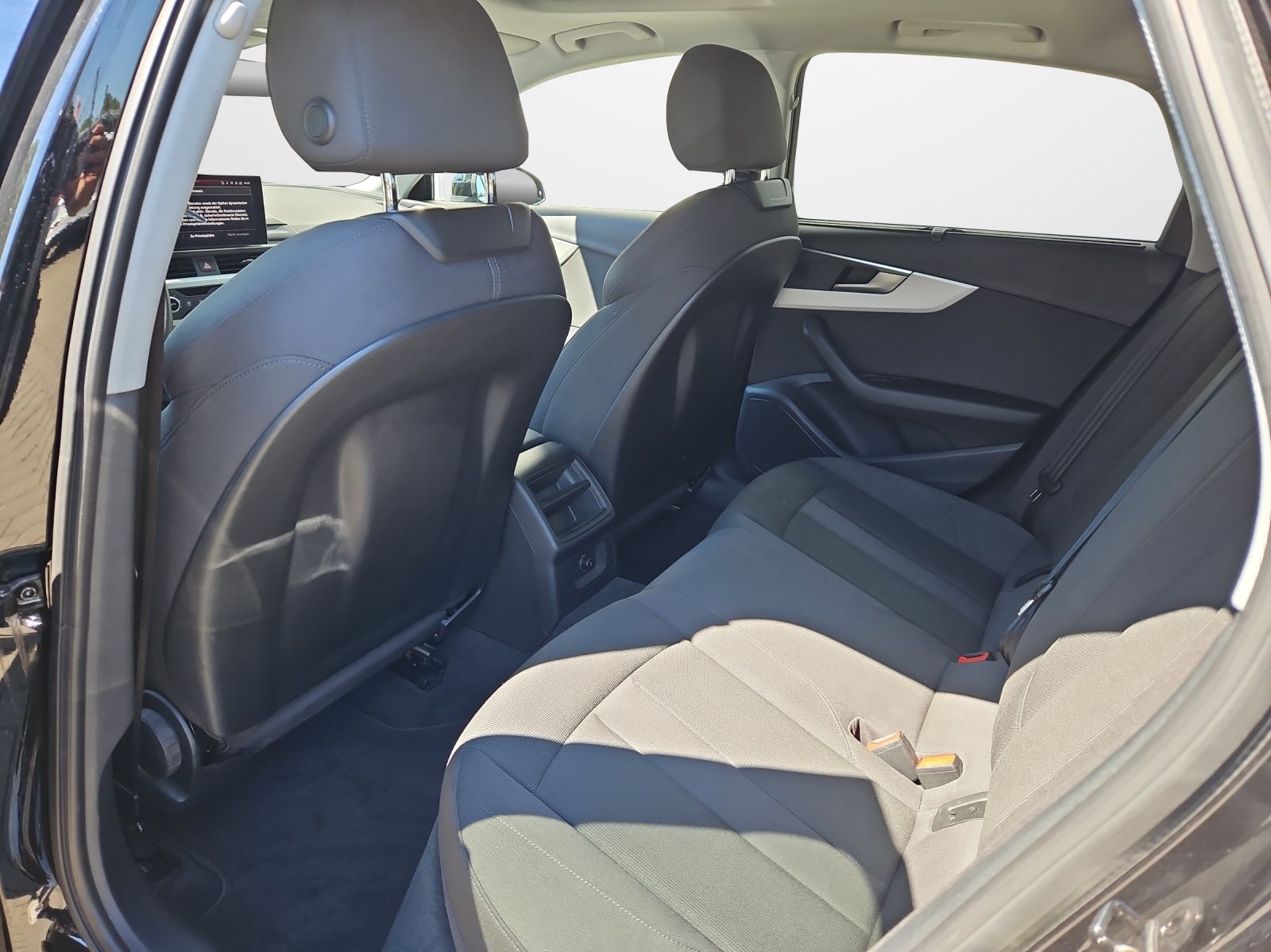 Audi A4 Limousine 40 TDI S tronic - Samsaru's Car Outlet
