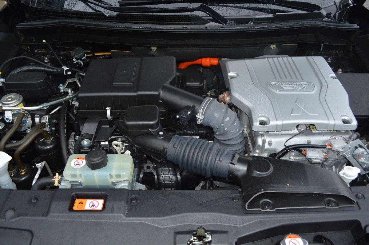 Mitsubishi PHEV OUTLANDER PHEV TOP