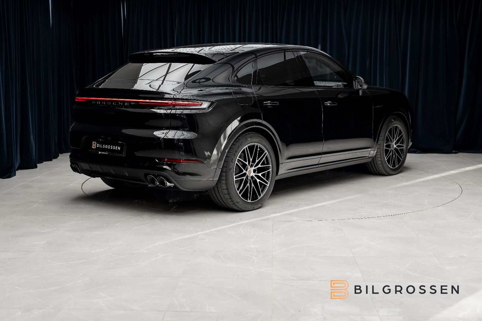 Porsche Cayenne Coupe E-Hybrid BOSE Sport Exhuast P-Disp