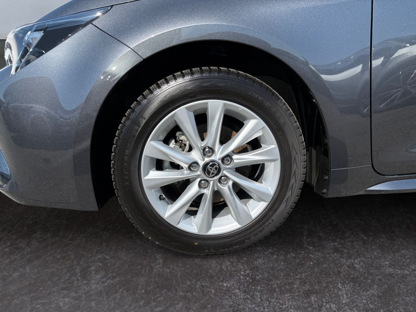 Toyota Corolla 1.8 Hybrid TS Business Edition *SHZ*CAM*