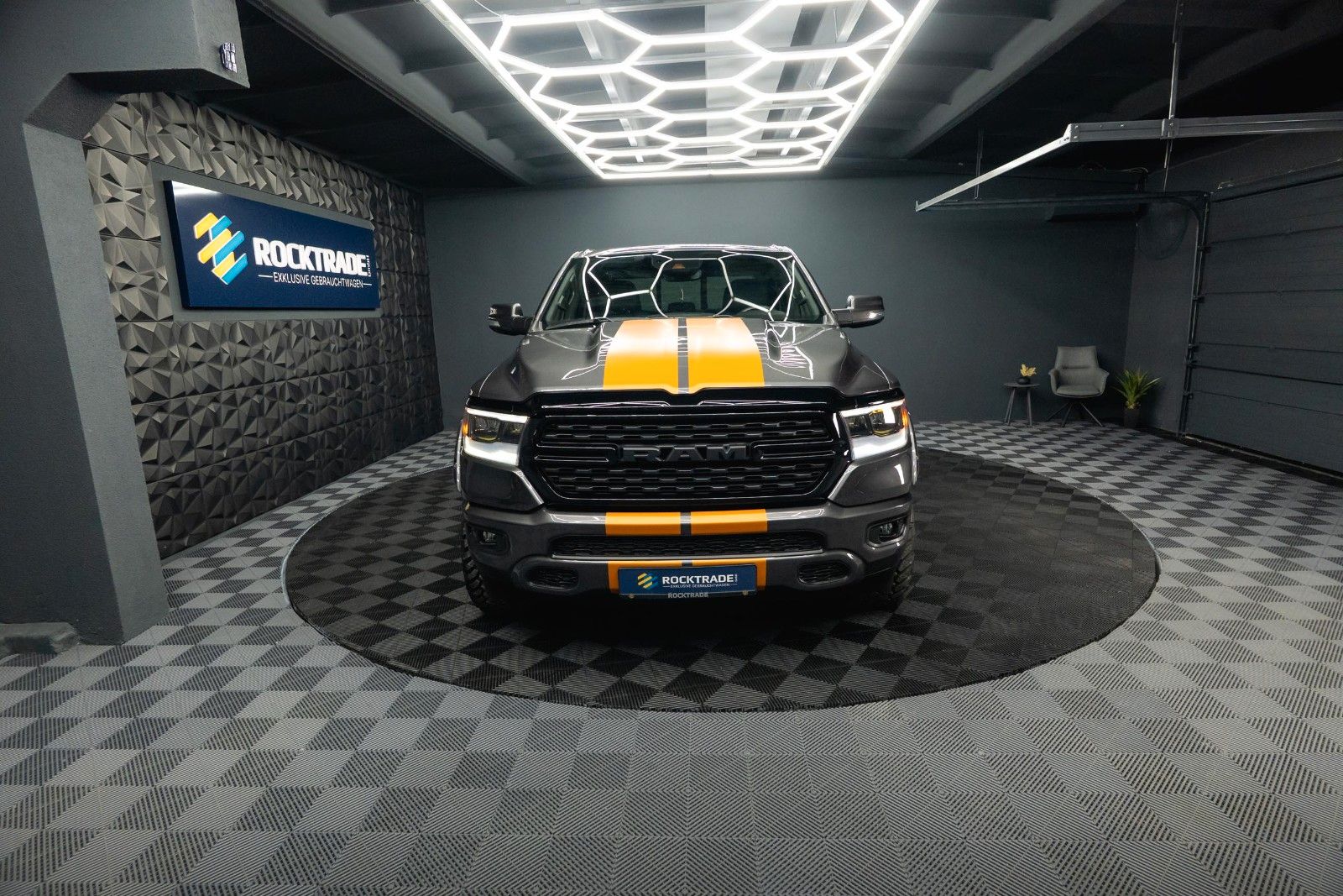 Dodge RAM 5.7 V8 HEMI 4x4 OFFROAD Night-Paket *LED*19%