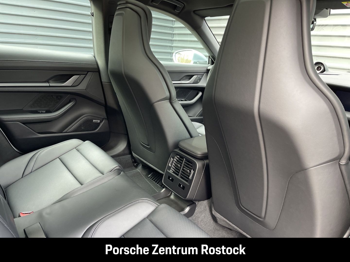 Porsche Taycan 4 Cross Turismo InnoDrive LED-Matrix
