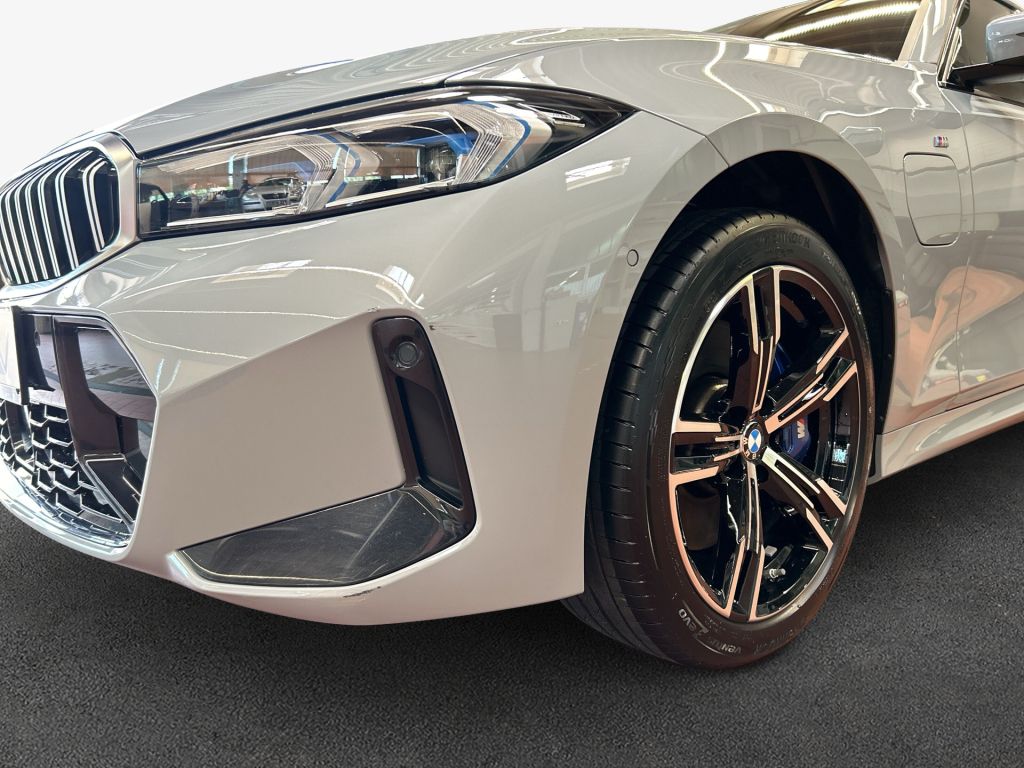 BMW 330e Touring xDrive Aut. M-Paket LED Pano AHK H&
