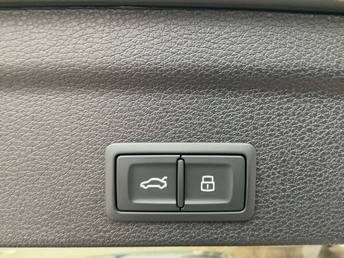Audi Q3 Sportback 40 TDI QU S-LINE - Samsaru's Car Outlet