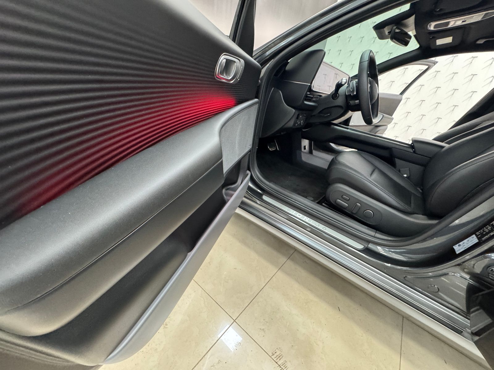 Hyundai IONIQ 6 77,4kWh 325ps 4WD Uniq 360°K/BOSE/DIGI