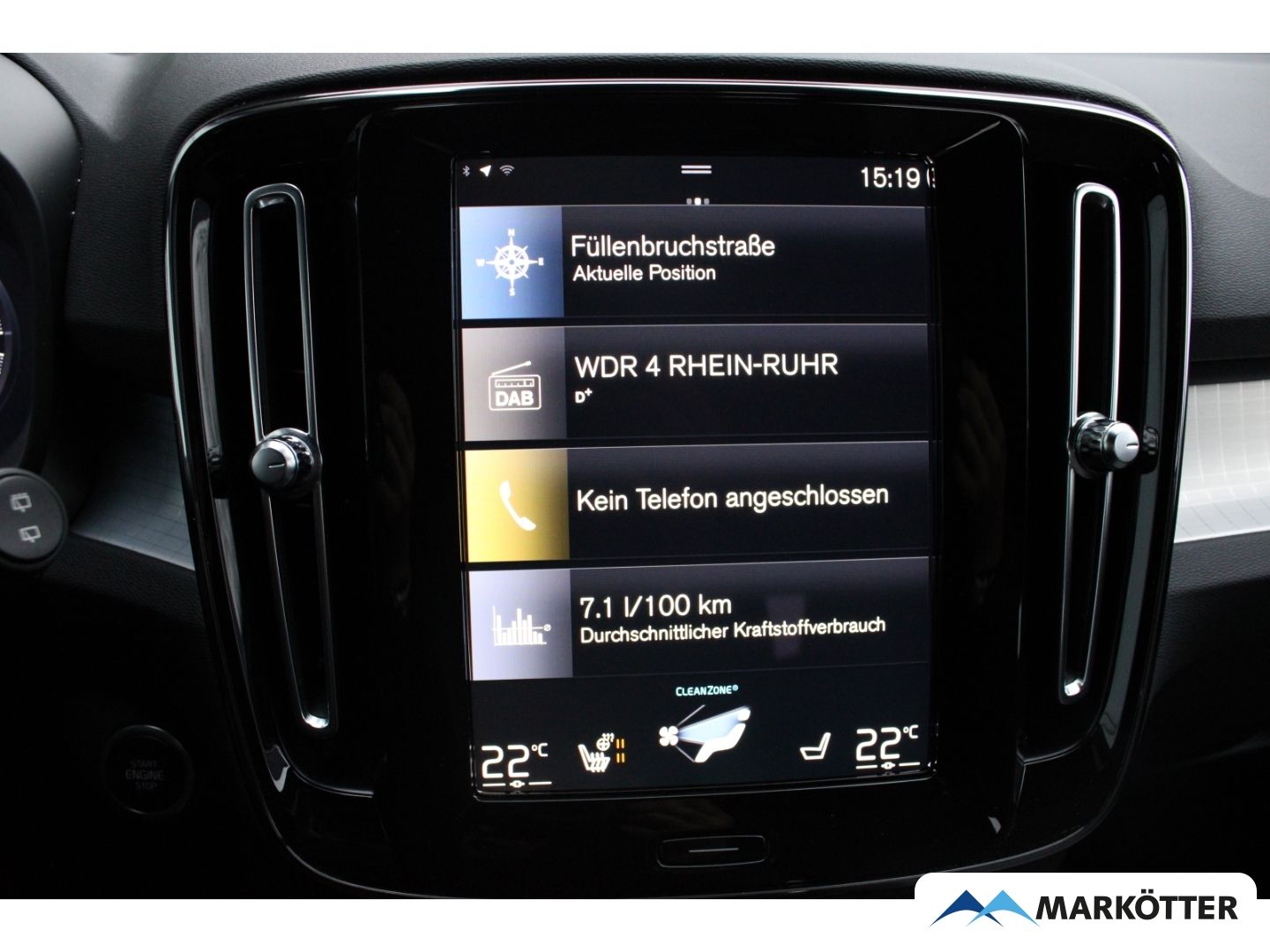 Volvo XC40 Plus Dark Recharge Plug-In Hybrid 2WD AHK