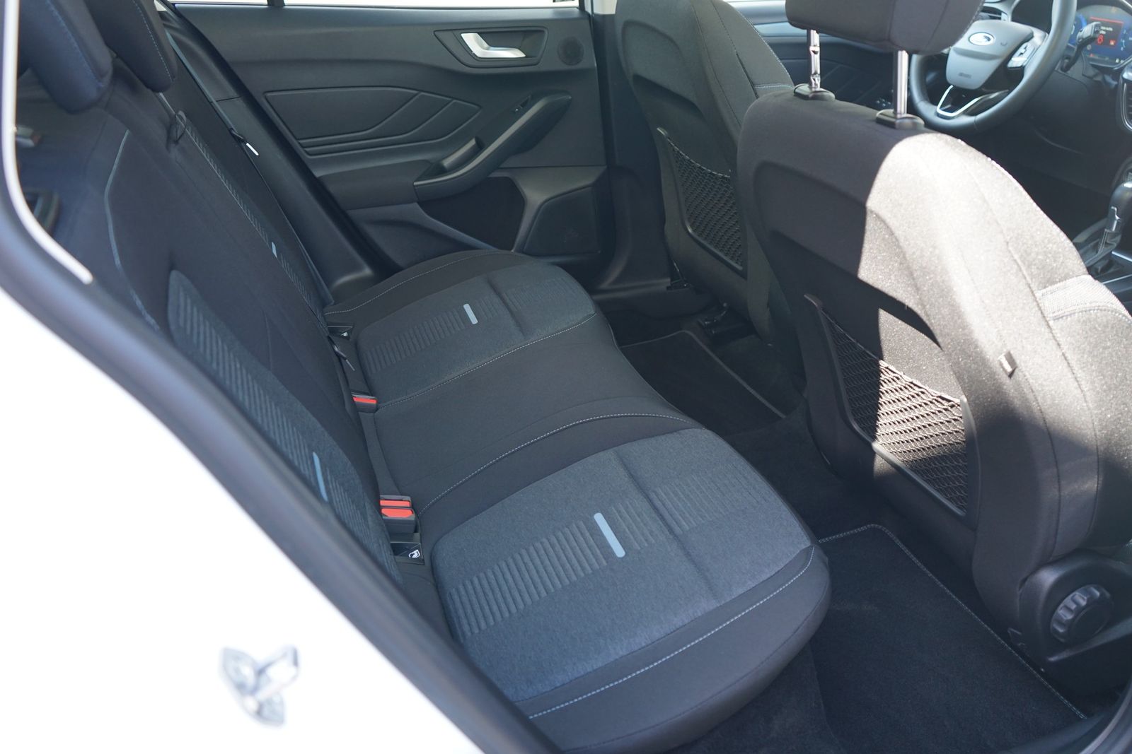 Ford Focus Turnier 1.0 M-Hybrid Active X Aut. LED