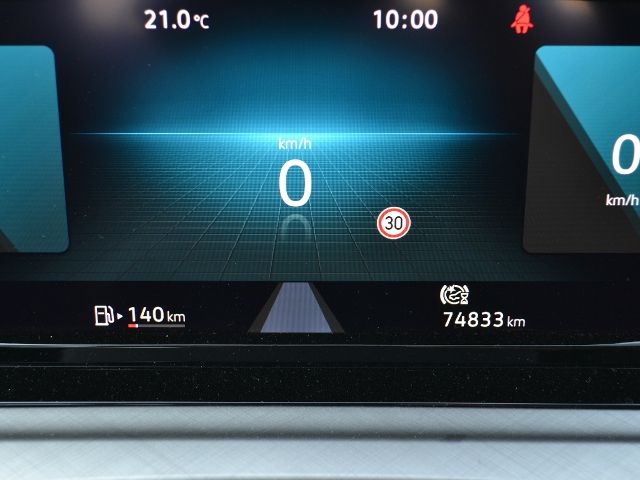 Volkswagen Golf VIII Variant 2.0 TDI Life - Samsaru's Car Outlet