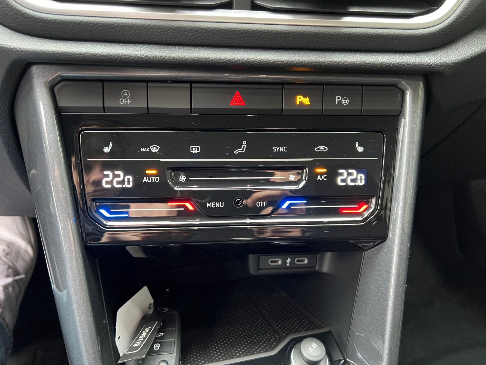 Volkswagen T-Roc Style 2.0TDI DSG - Samsaru's Car Outlet