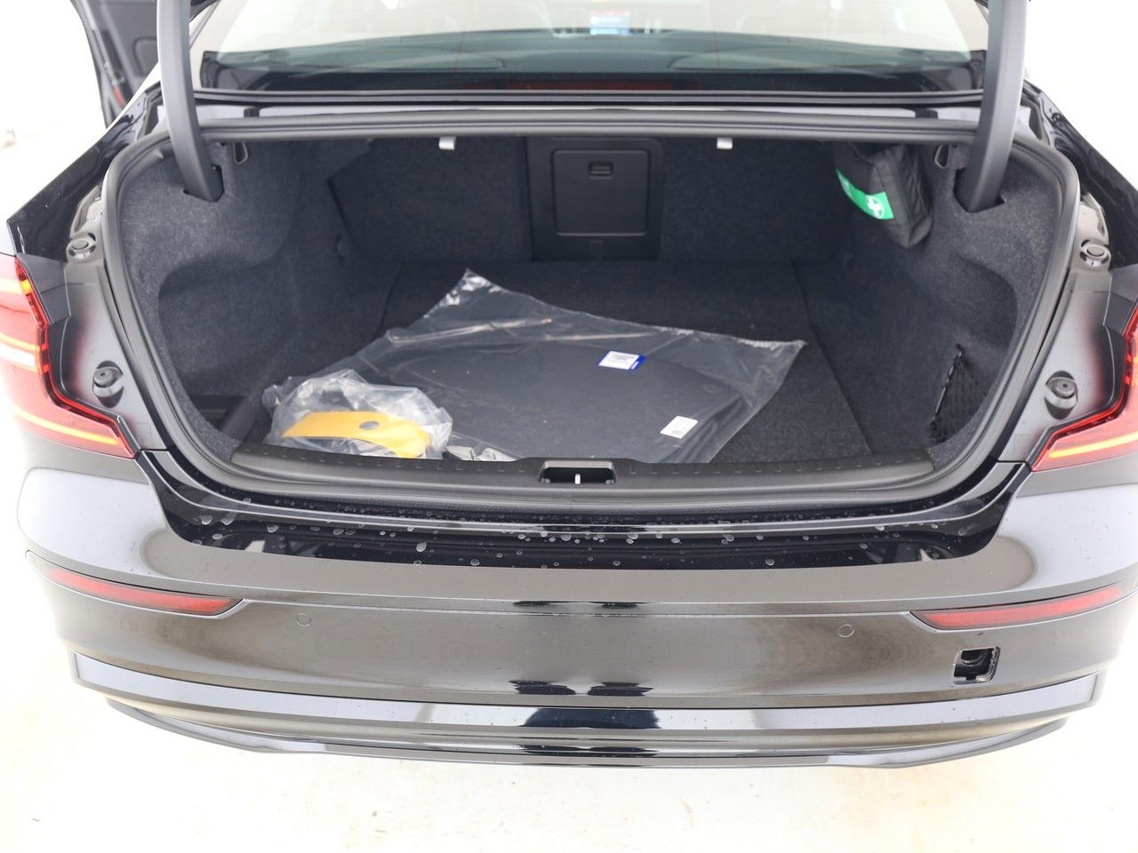 Volvo S60 B5 Ultimate Dark AWD*S-ZINS 1,99% eff.*STHZ