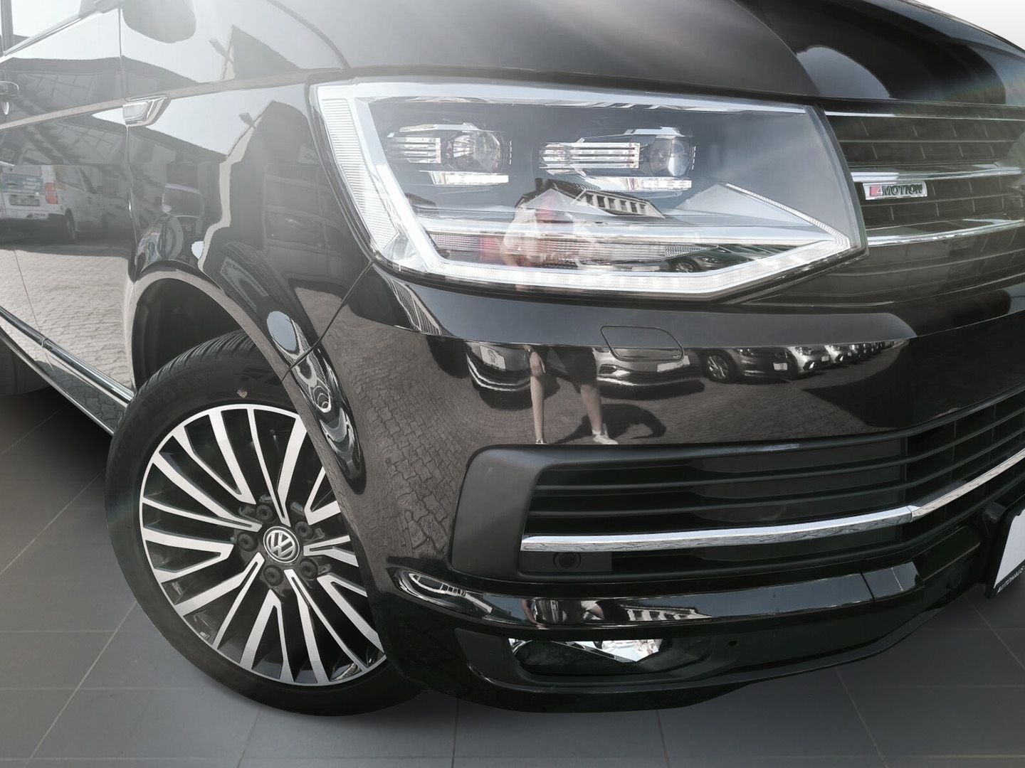 Volkswagen T6 Multivan 4Motion DSG - Samsaru's Car Outlet