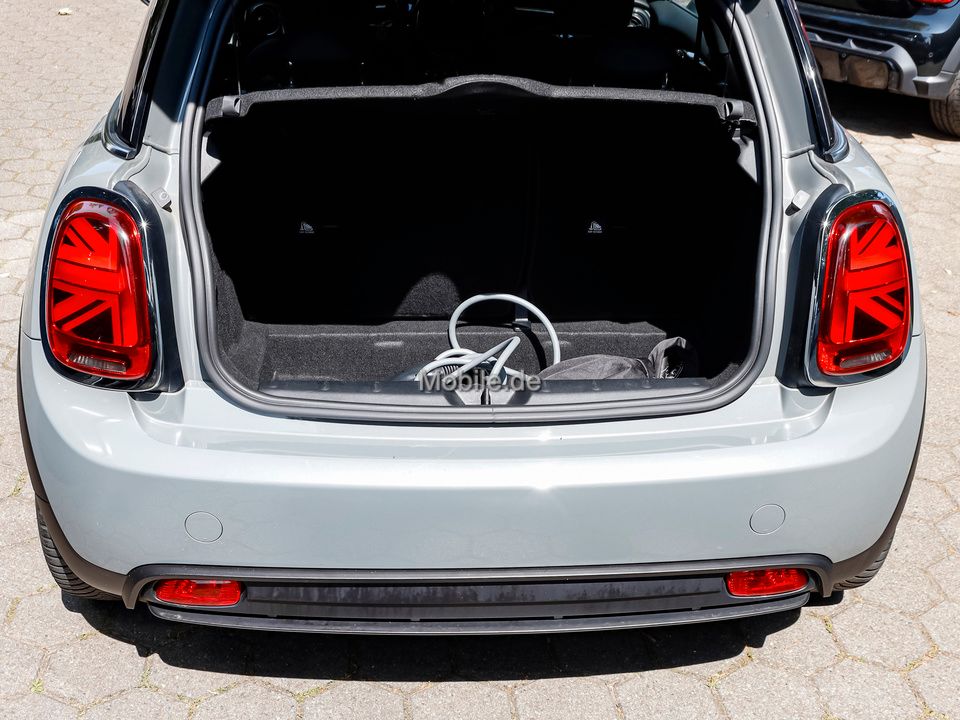 MINI COOPER SE Cooper SE Essential - Samsaru's Car Outlet