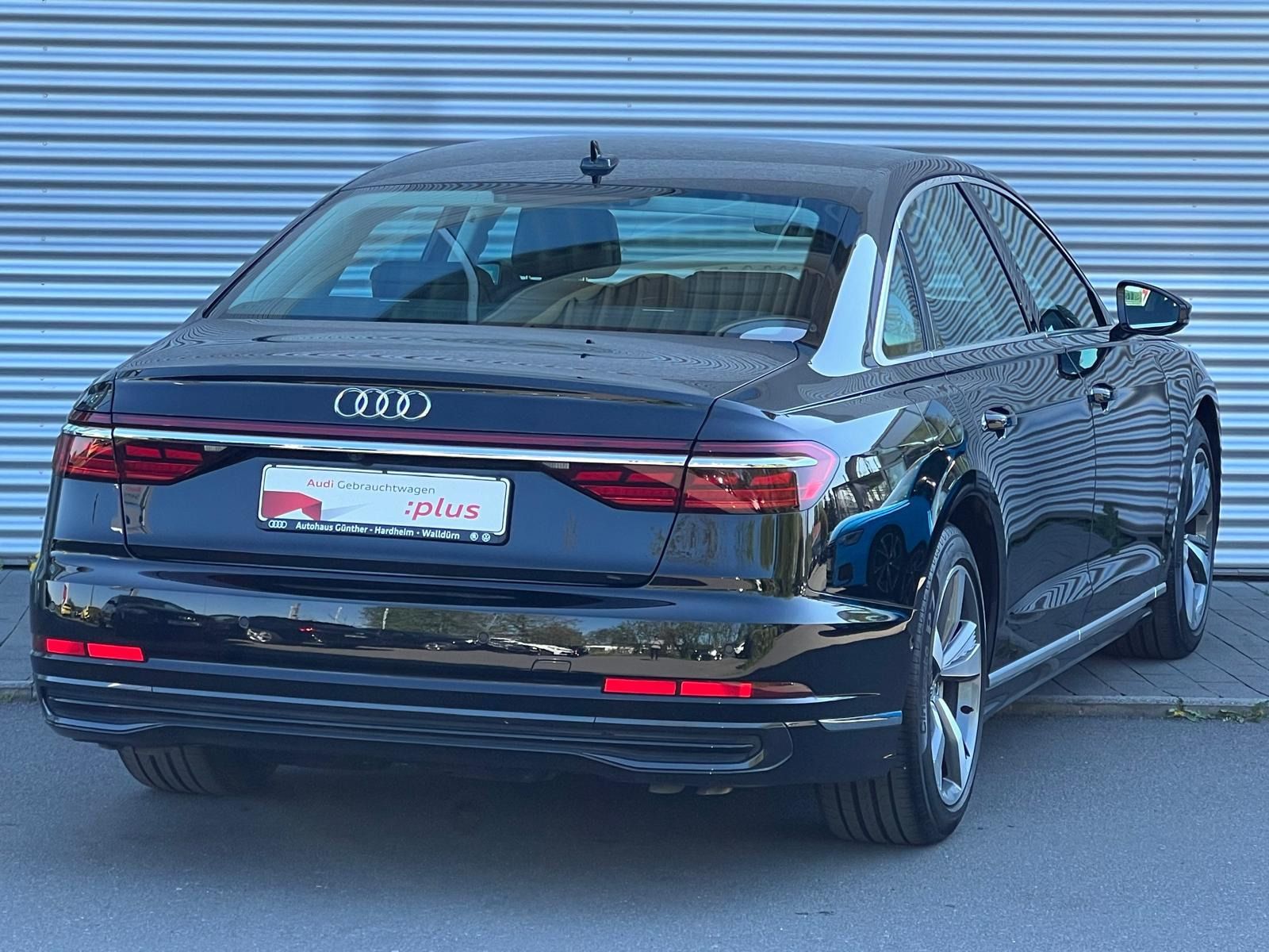 Audi A8 60 TFSIe QUATTRO Lang - Samsaru's Car Outlet