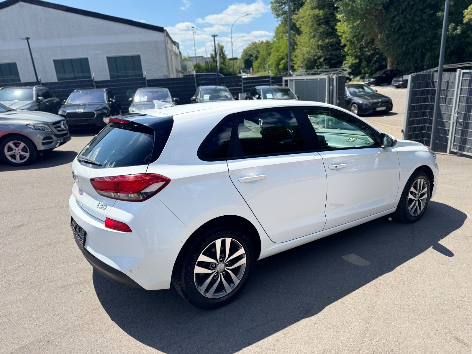 Hyundai i30 - Samsaru's Car Outlet