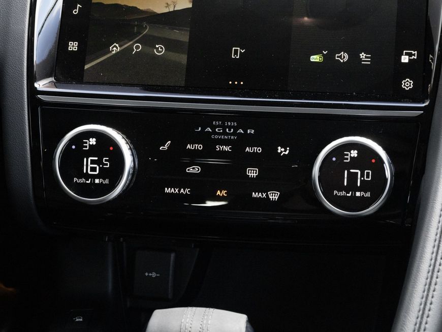 Jaguar E-Pace P160 SE