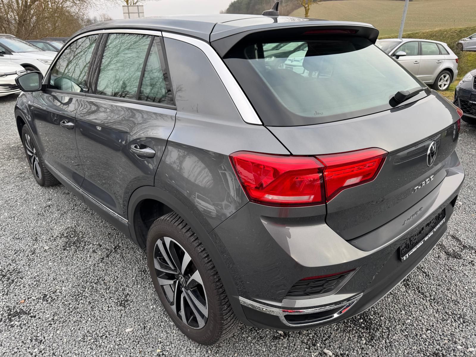 Volkswagen T-Roc 1.5 TSI DSG - Samsaru's Car Outlet