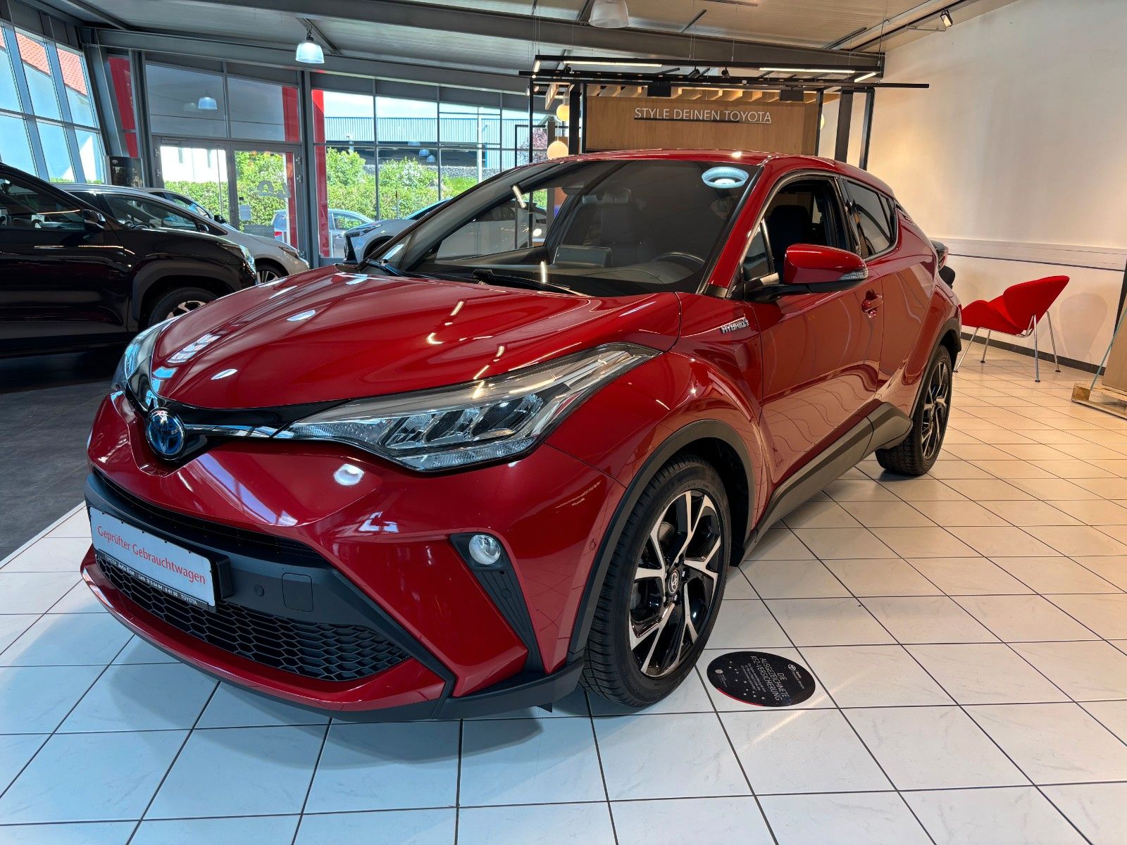 Toyota C-HR Hybrid Team D - Samsaru's Car Outlet