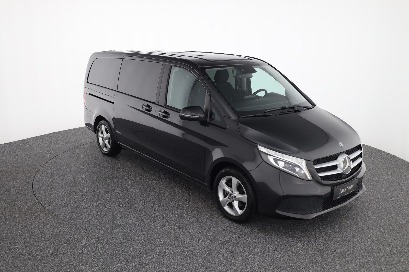 Mercedes-Benz V 220d lang - Samsaru's Car Outlet