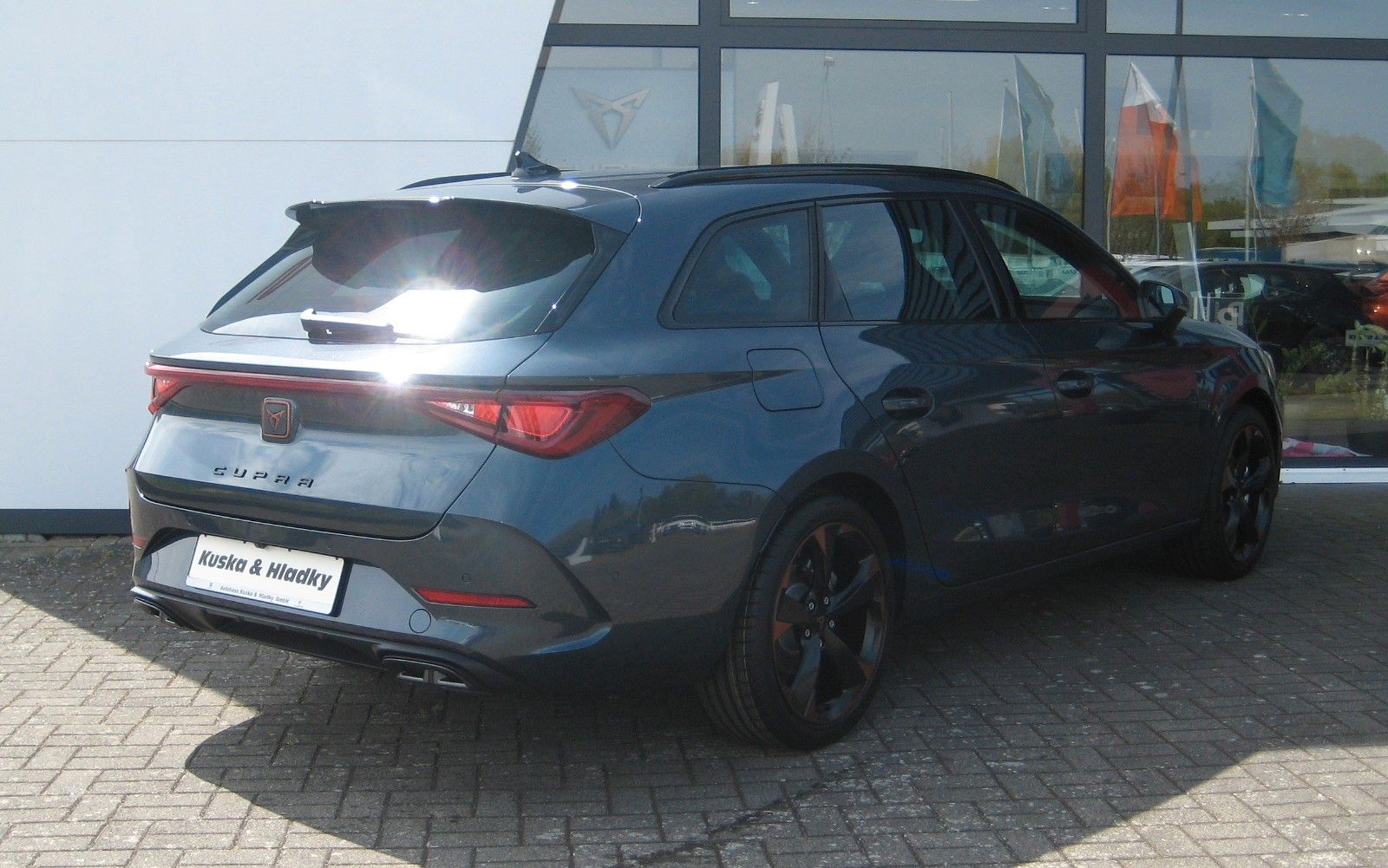 Cupra Leon 1.5 eTSI DSG Sportstourer - Samsaru's Car Outlet