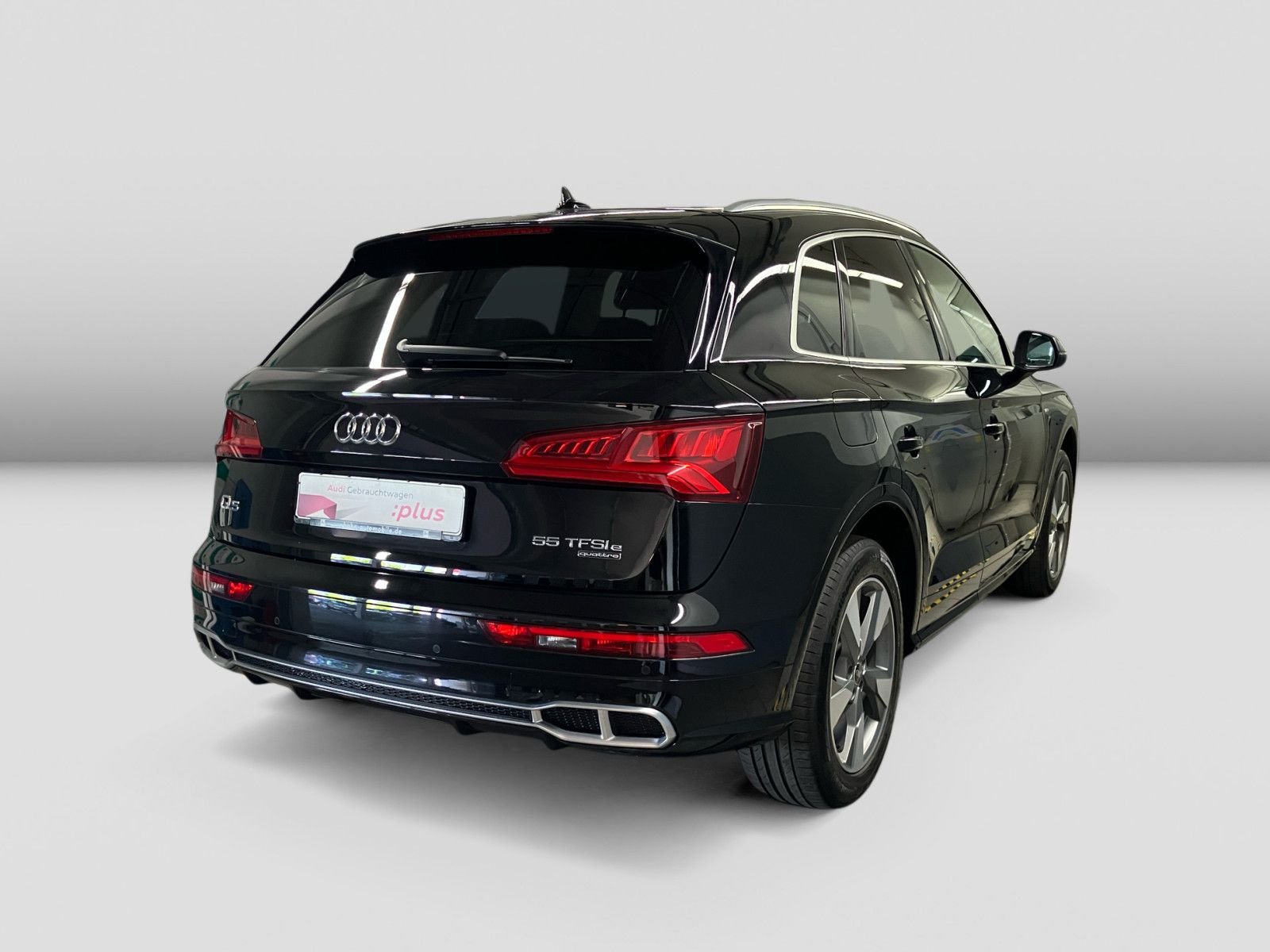 Audi Q5 55 TFSIe quattro S line - Samsaru's Car Outlet