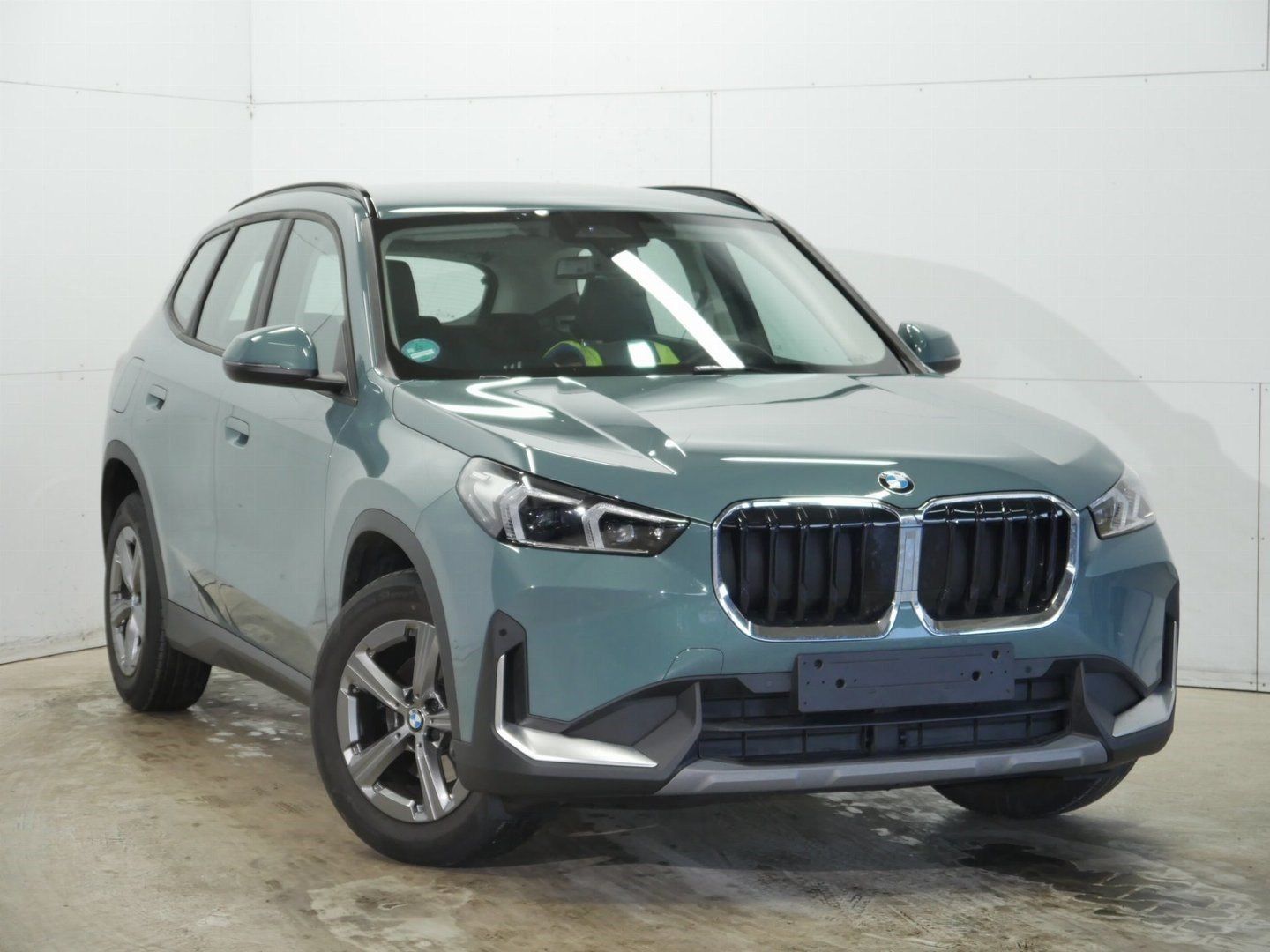 BMW X1 xDrive20d - Samsaru's Car Outlet