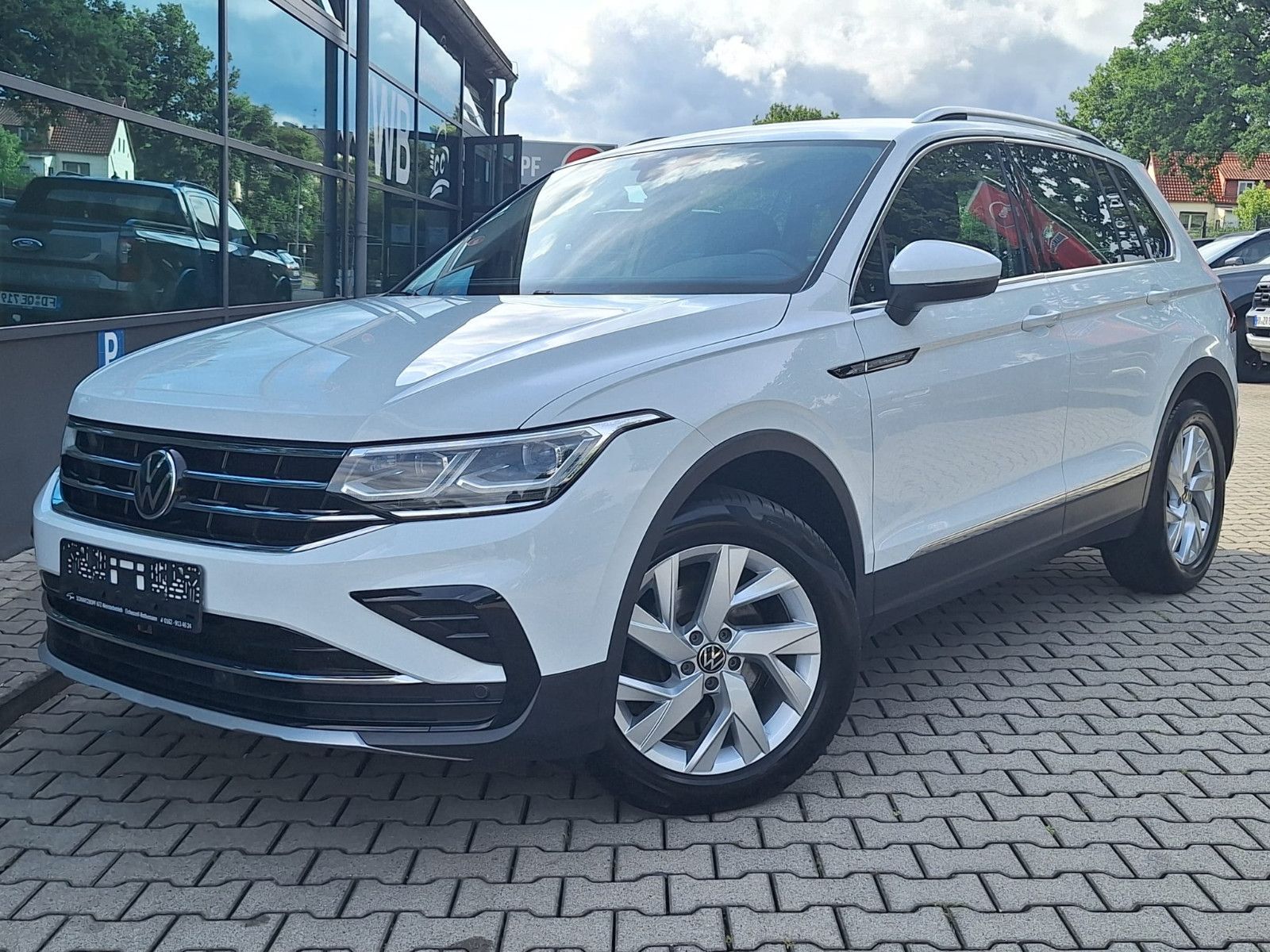 Volkswagen Tiguan 2.0 TDI United DSG - Samsaru's Car Outlet