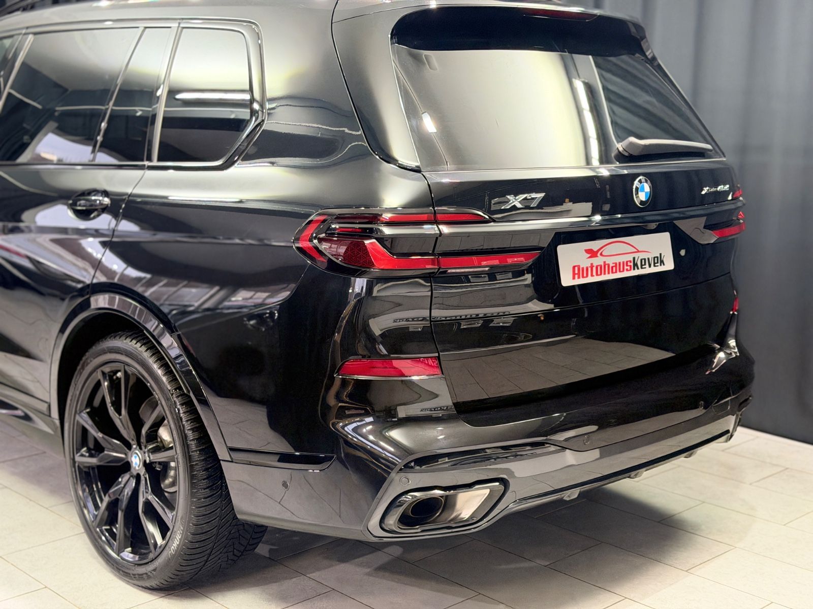 BMW X7 xDrive 40d M SPORT PRO|LUFT|PANO|7-SITZER|AHK