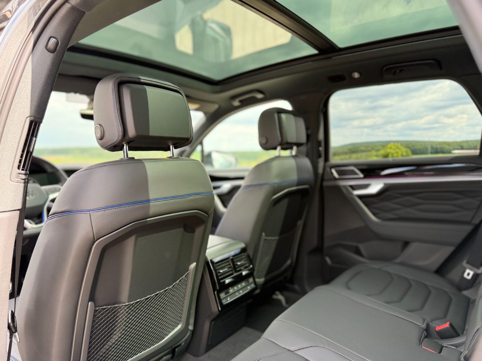 Volkswagen Touareg R eHYBRID+FINAL EDITION+AHK+PANO
