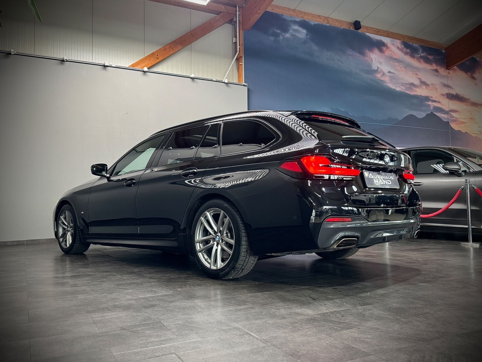 BMW 530d*X-DRIVE*M-SPORT*PANO*LASER*HUD*HiFi*1.Hd