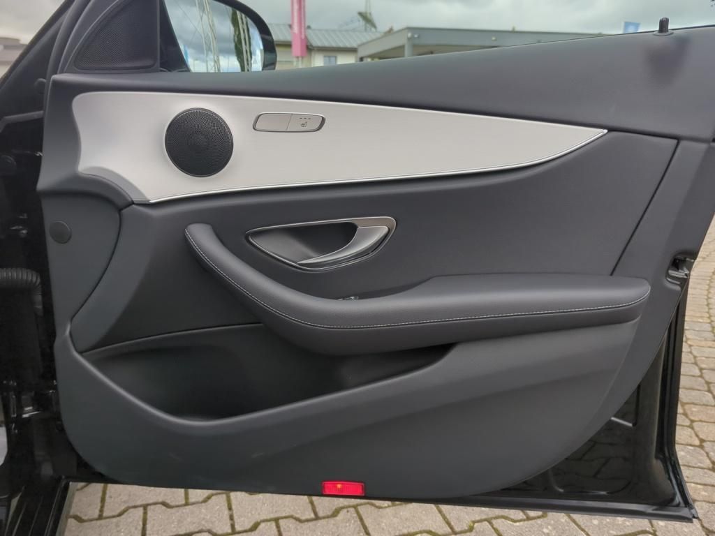 Mercedes-Benz E 200 Limo - Samsaru's Car Outlet