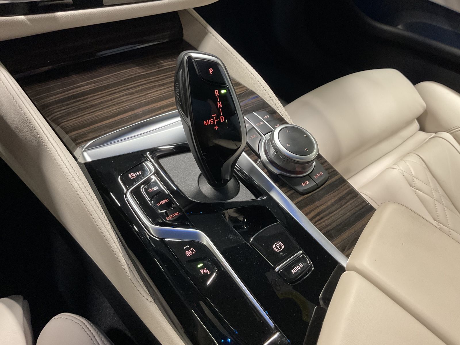 BMW 545e xDr. M Paket Exclusivleder HuD Laserl.
