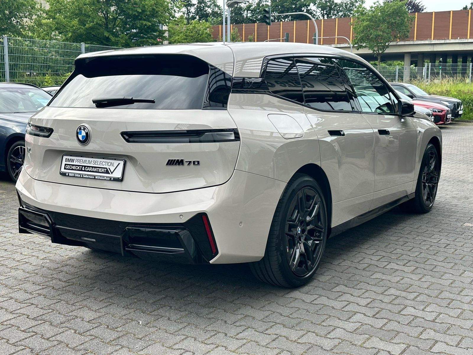 BMW iX M70 //Pano Stop&Go Leas.ab EUR 999,-inkl.